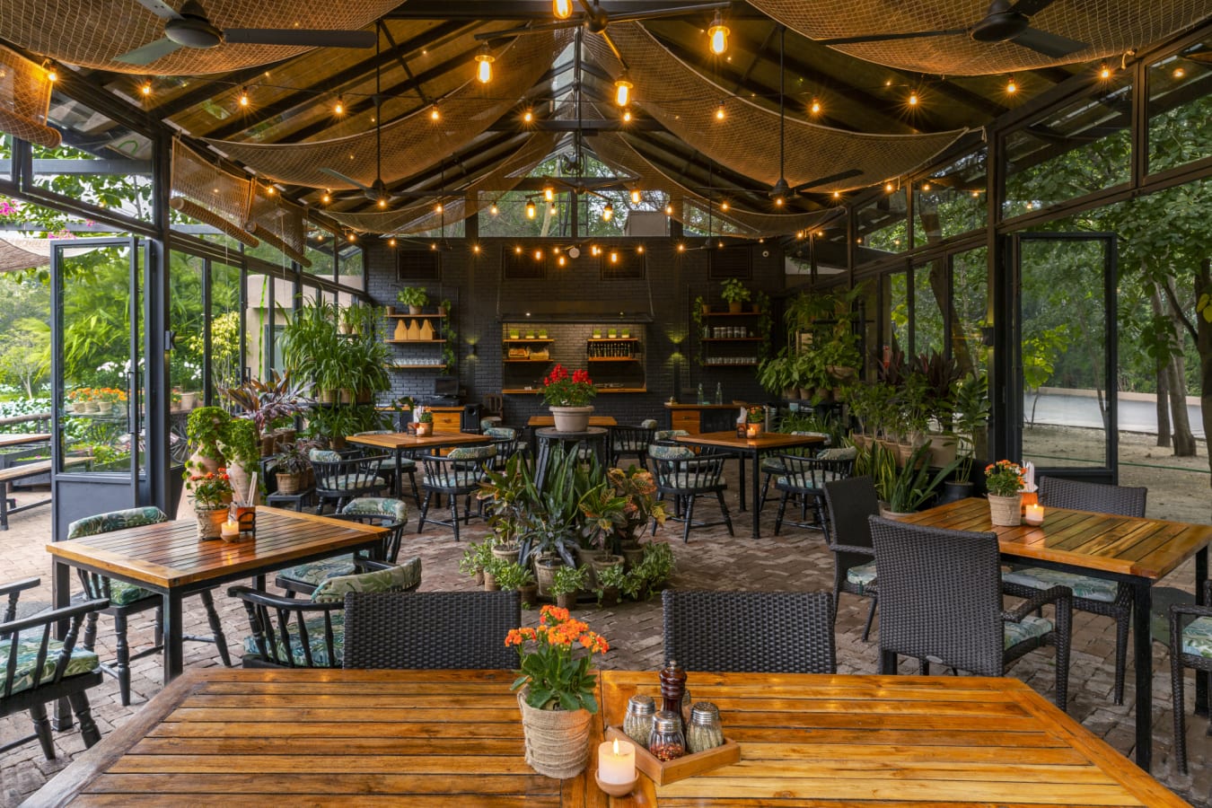 Restaurant - Jehan Numa Retreat  