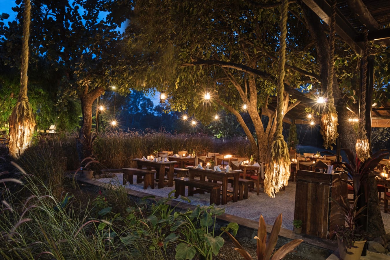 Outdoor Dining - Jehan Numa Retreat 