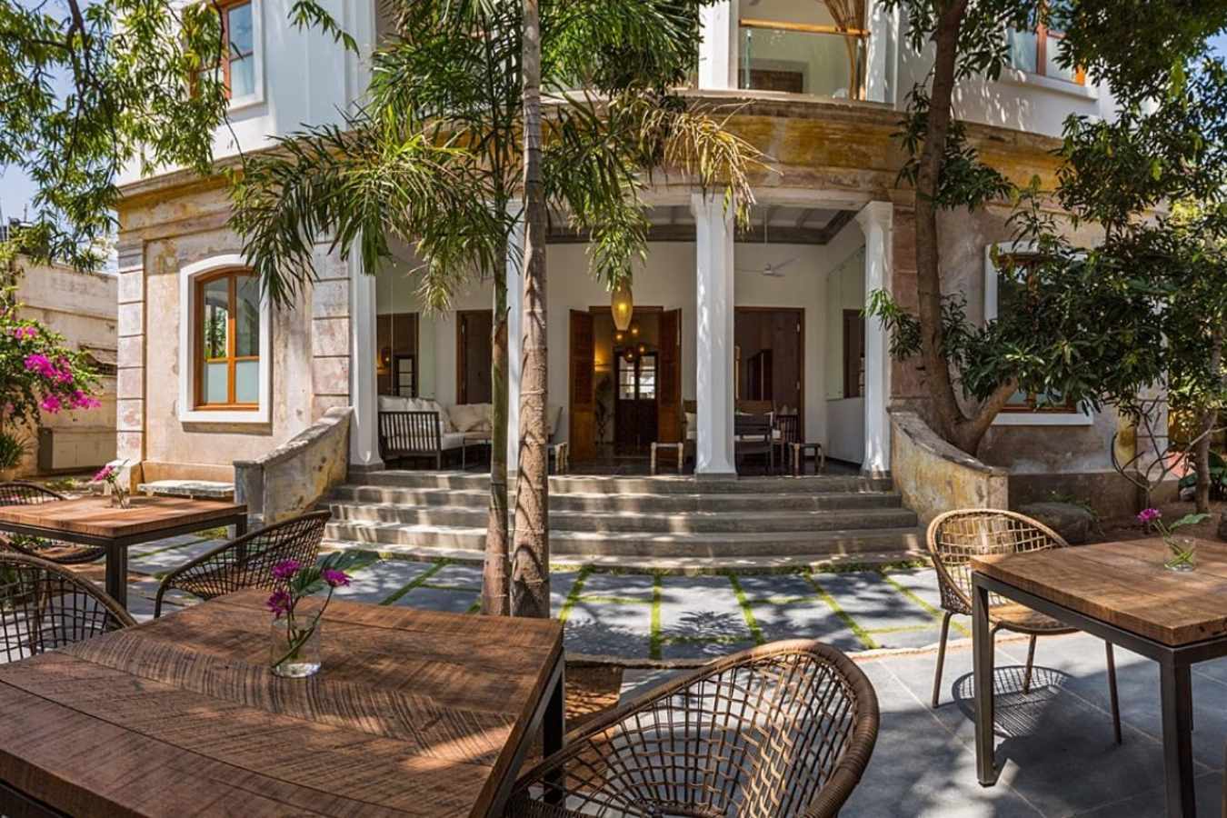 Exterior - La Villa