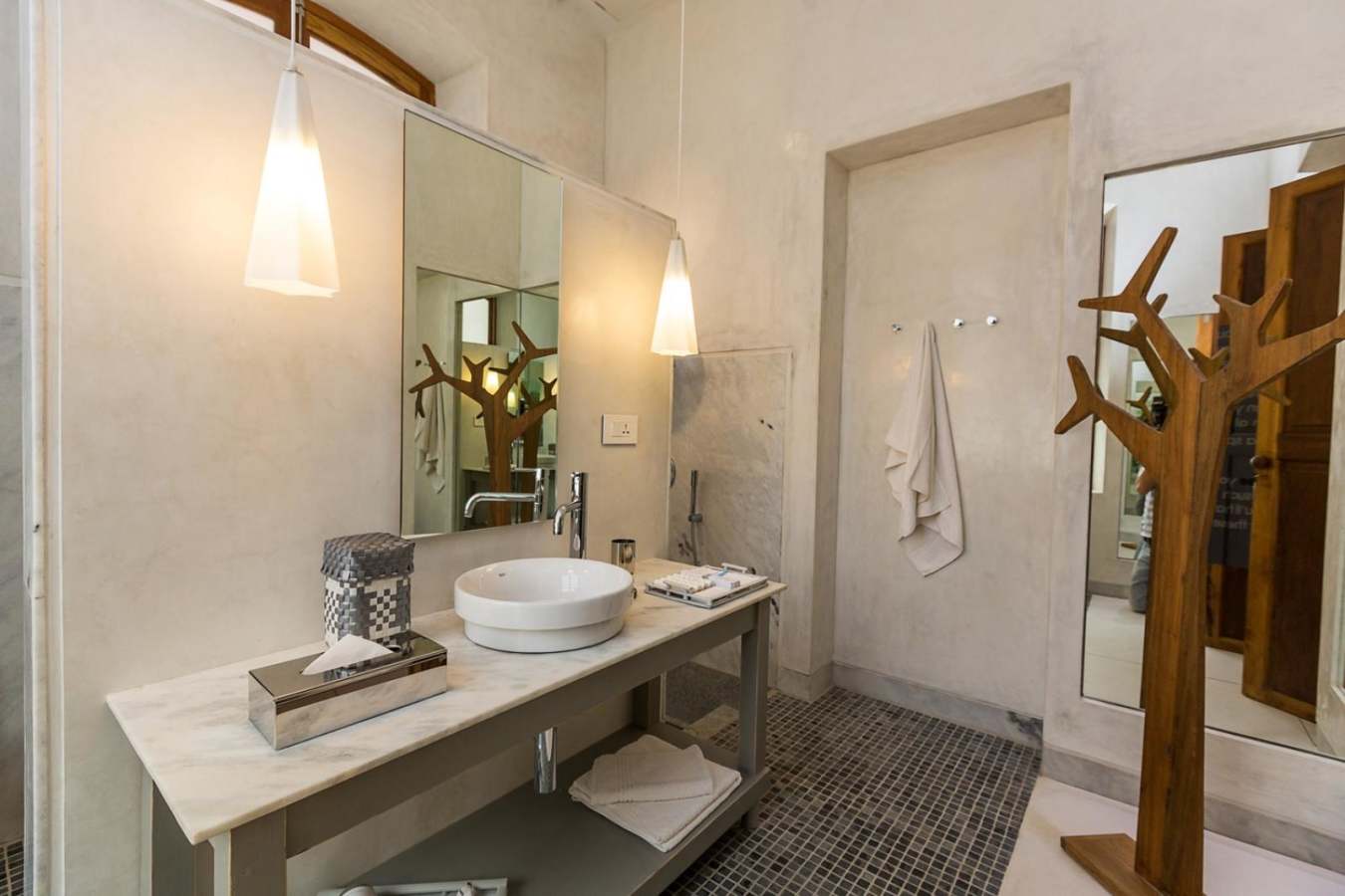 Bathroom - La Villa