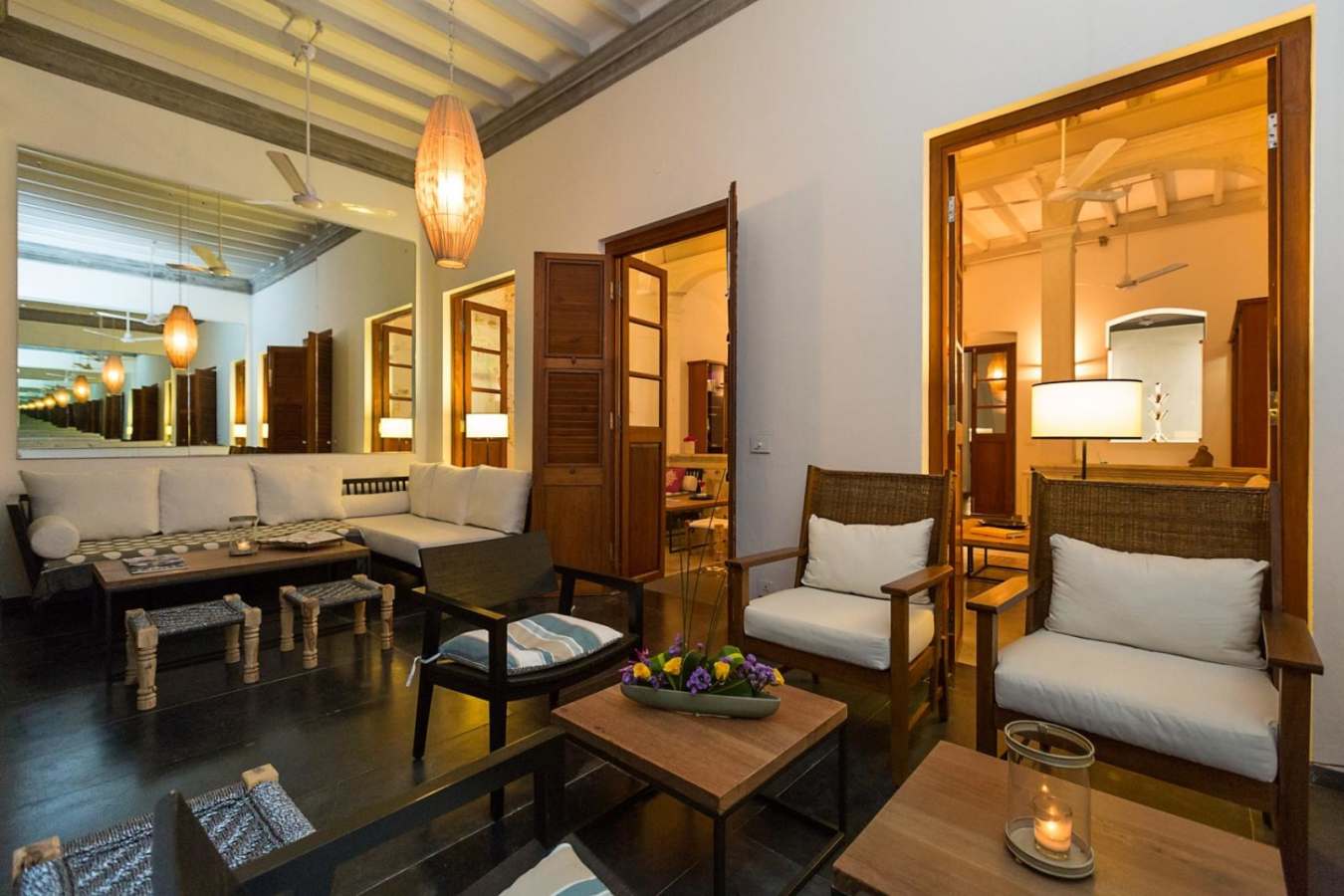 Sitting Area - La Villa