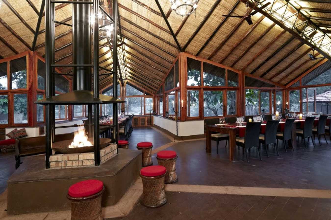 Dining Room - Reni Pani Jungle Lodge