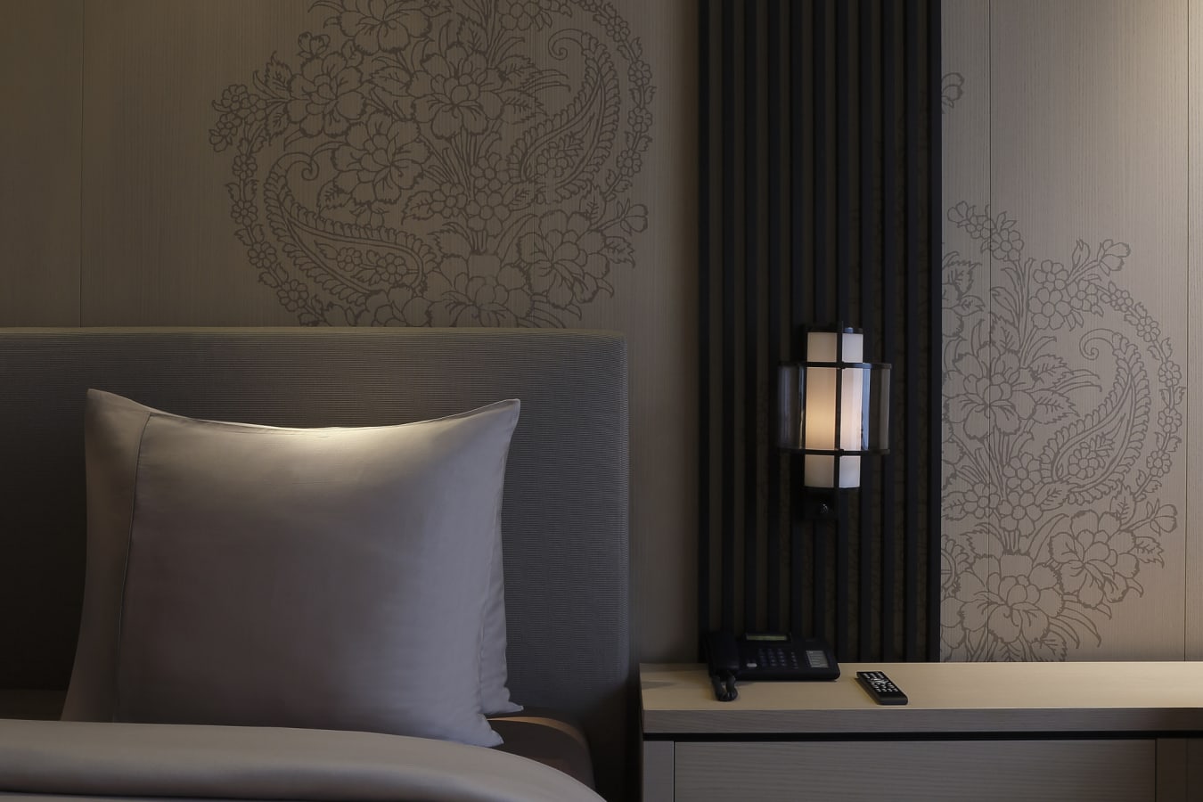 Room details - Roseate House