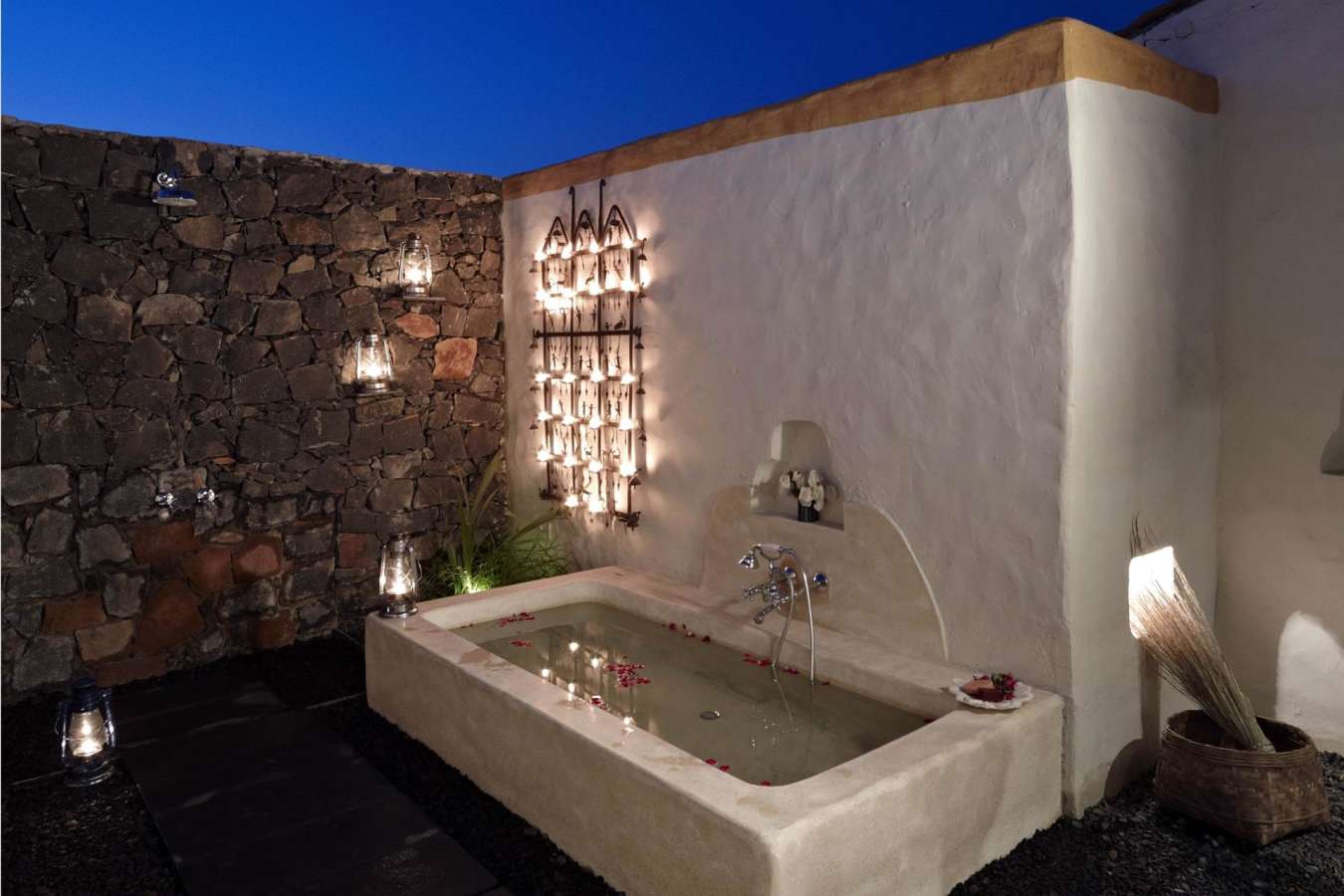 Outdoor Bath - Samode Safari Lodge
