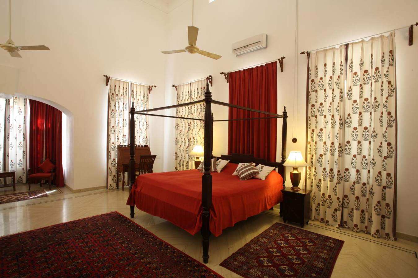Red Bedroom - Shahpura Bagh