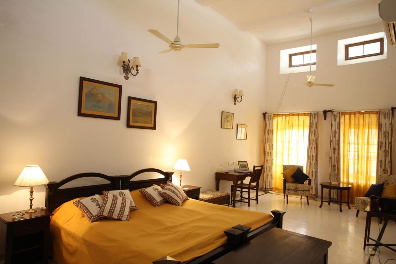 Yellow Bedroom - Shahpura Bagh