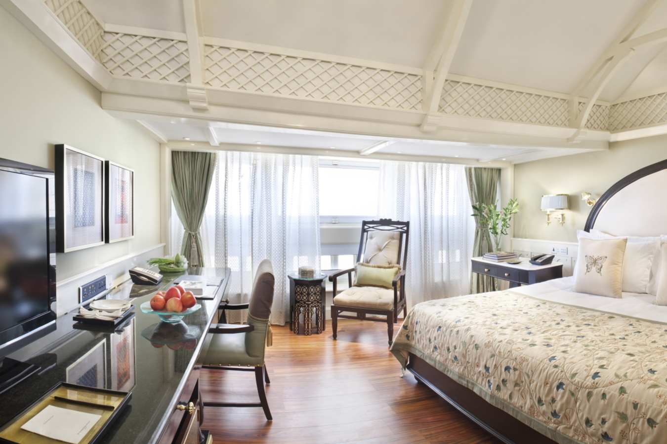 Taj Club Room - Taj Mahal Palace