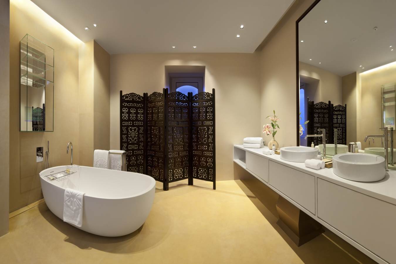 Dutch Suite Bathroom - Taj Mahal Palace