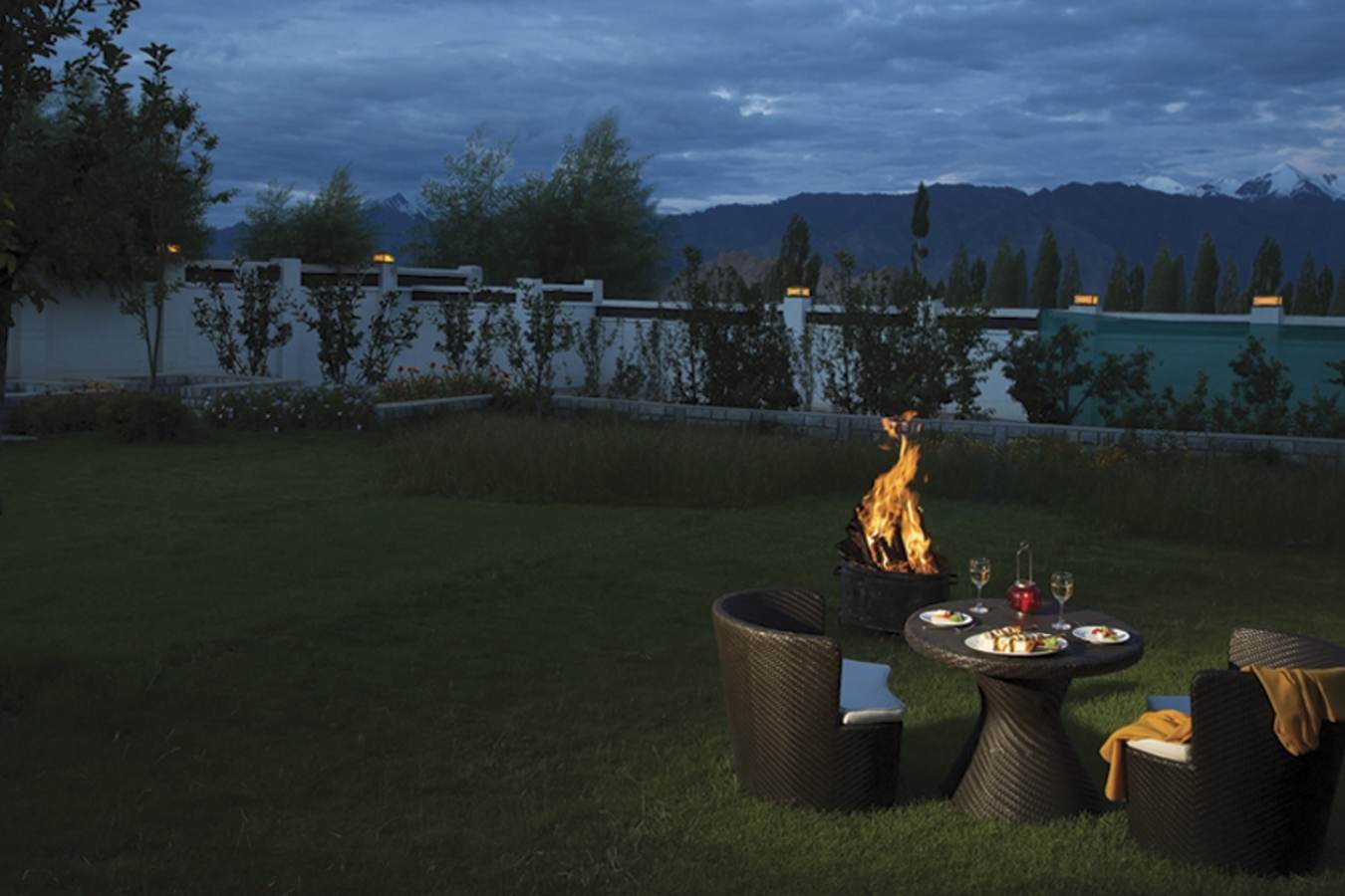 Garden Dining - The Grand Dragon