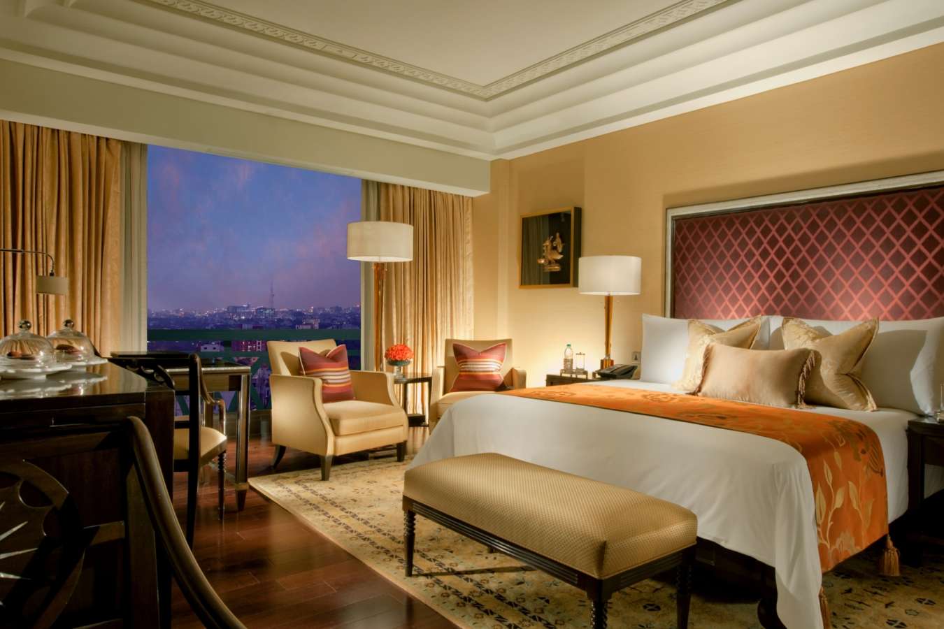 Deluxe Guestroom City View - The Leela Palace Chennai