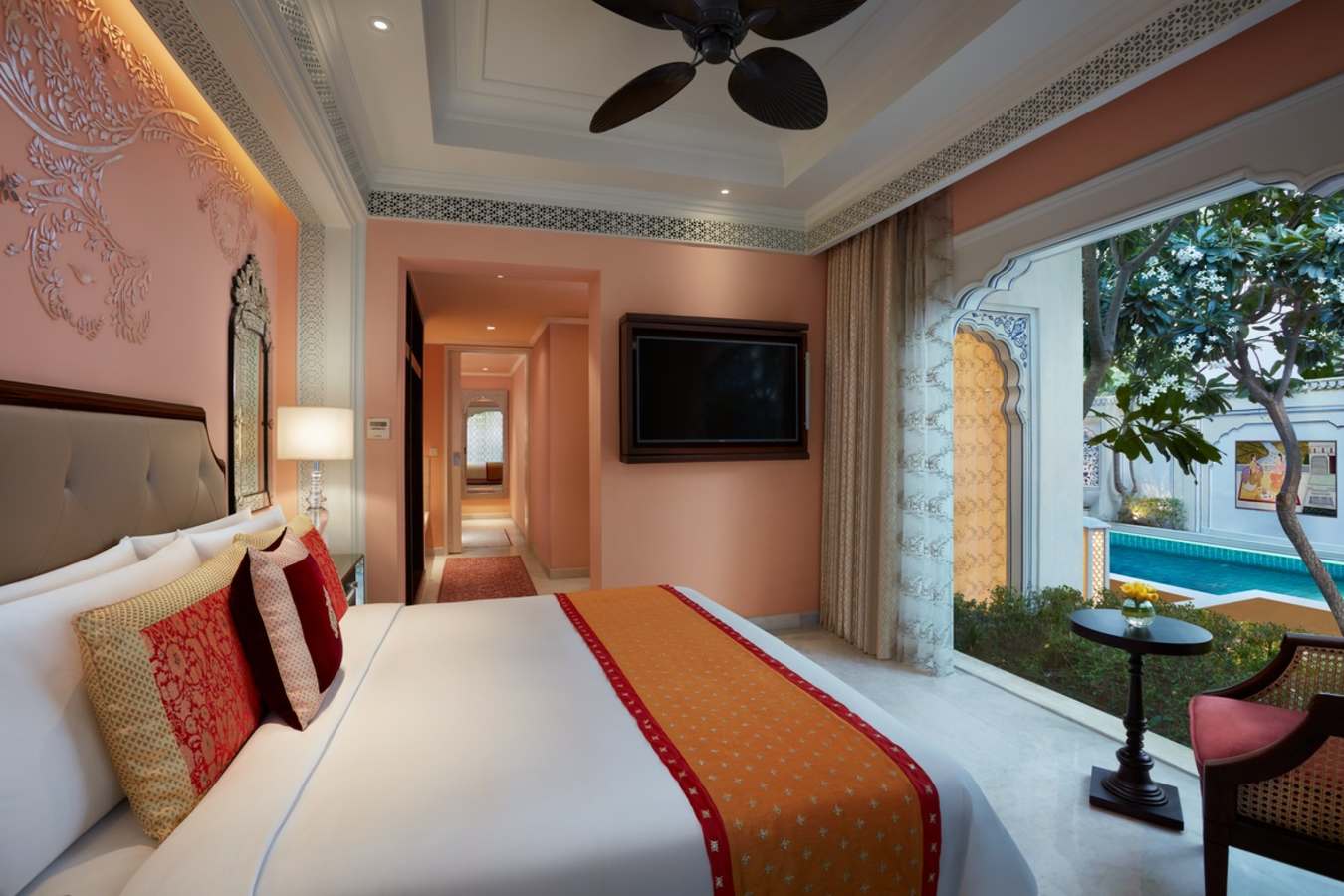 Bedroom - The Leela Palace Jaipur