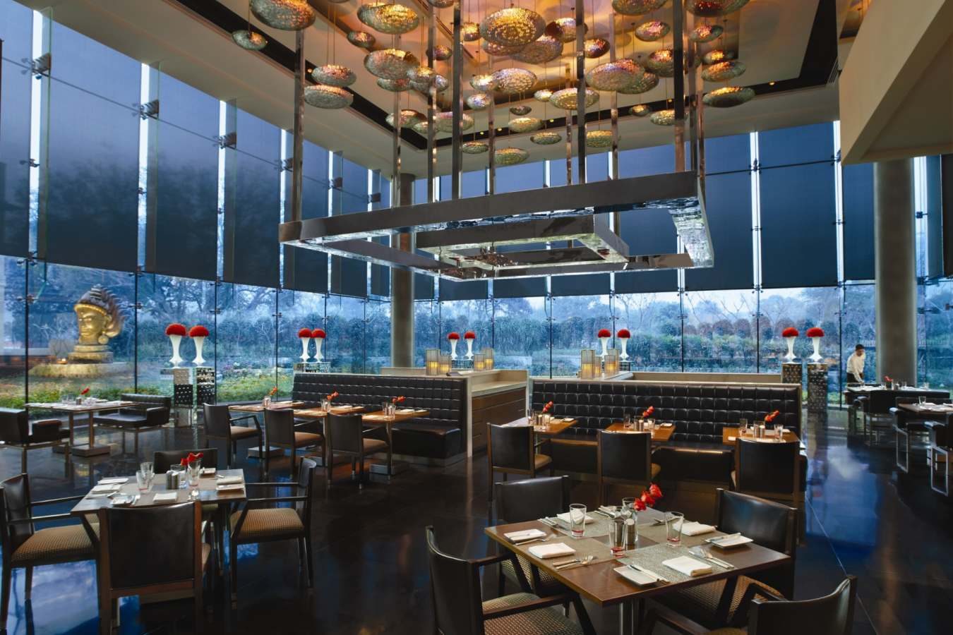 Qube - The Leela Palace New Delhi