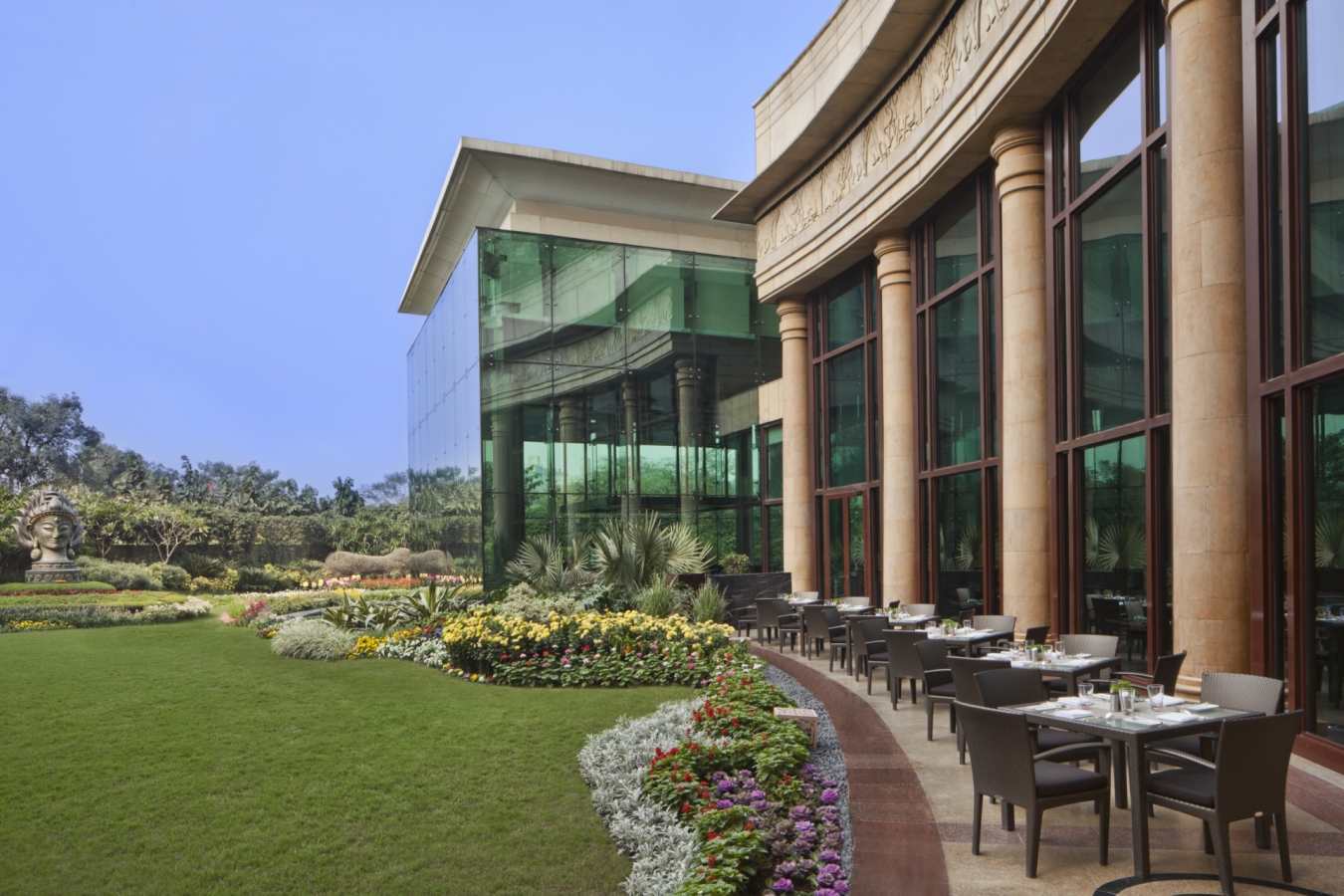 Qube - The Leela Palace New Delhi