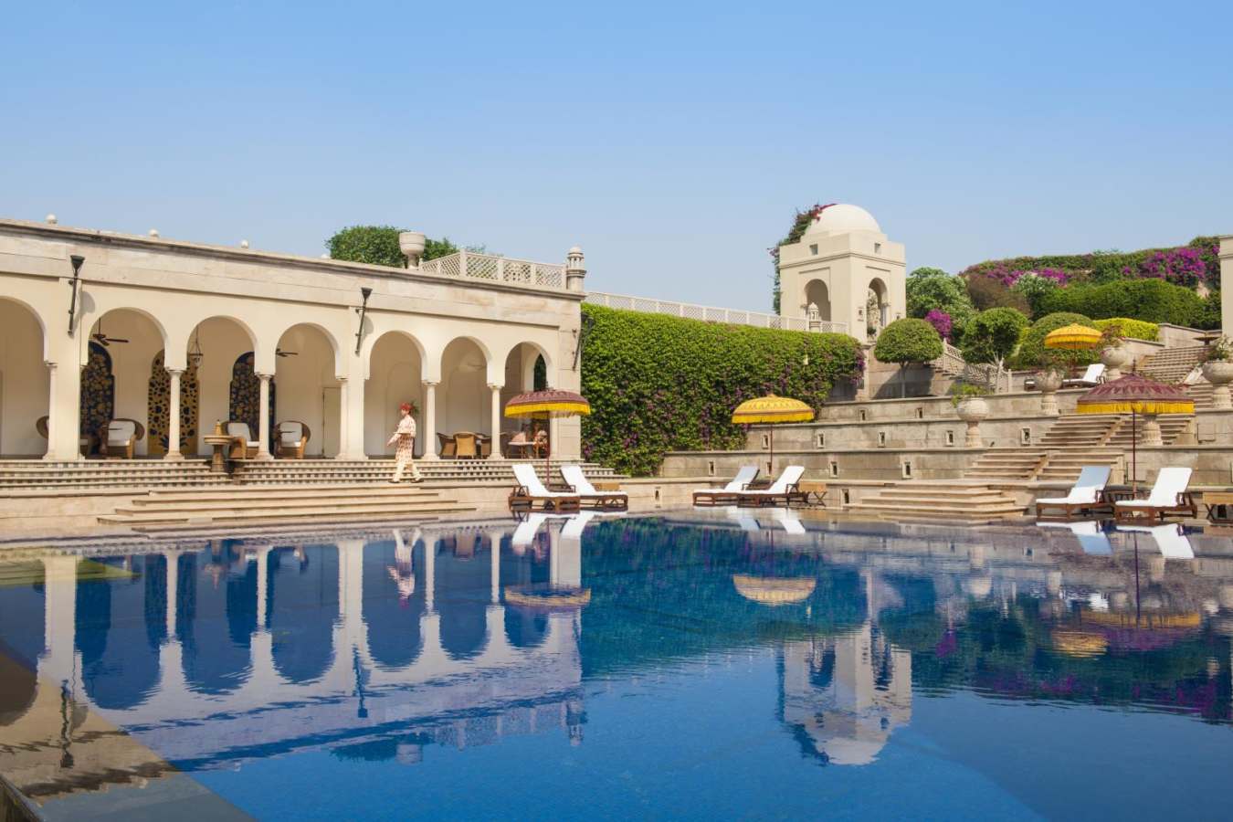 Outdoor swimming pool - The Oberoi Amarvilas