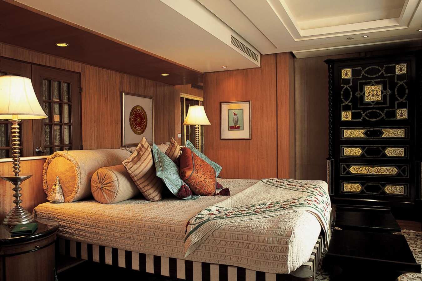Kohinoor Suite Bedroom - The Oberoi Amarvilas