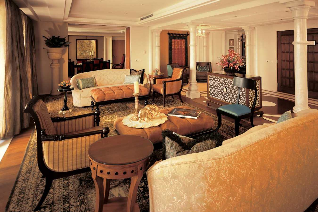 Kohinoor Shuite Living Room - The Oberoi Amarvilas
