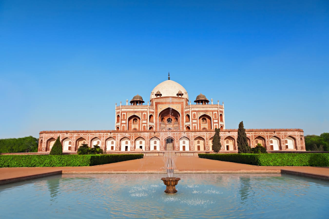 Sightseeing Around Dehli - The Oberoi New Delhi