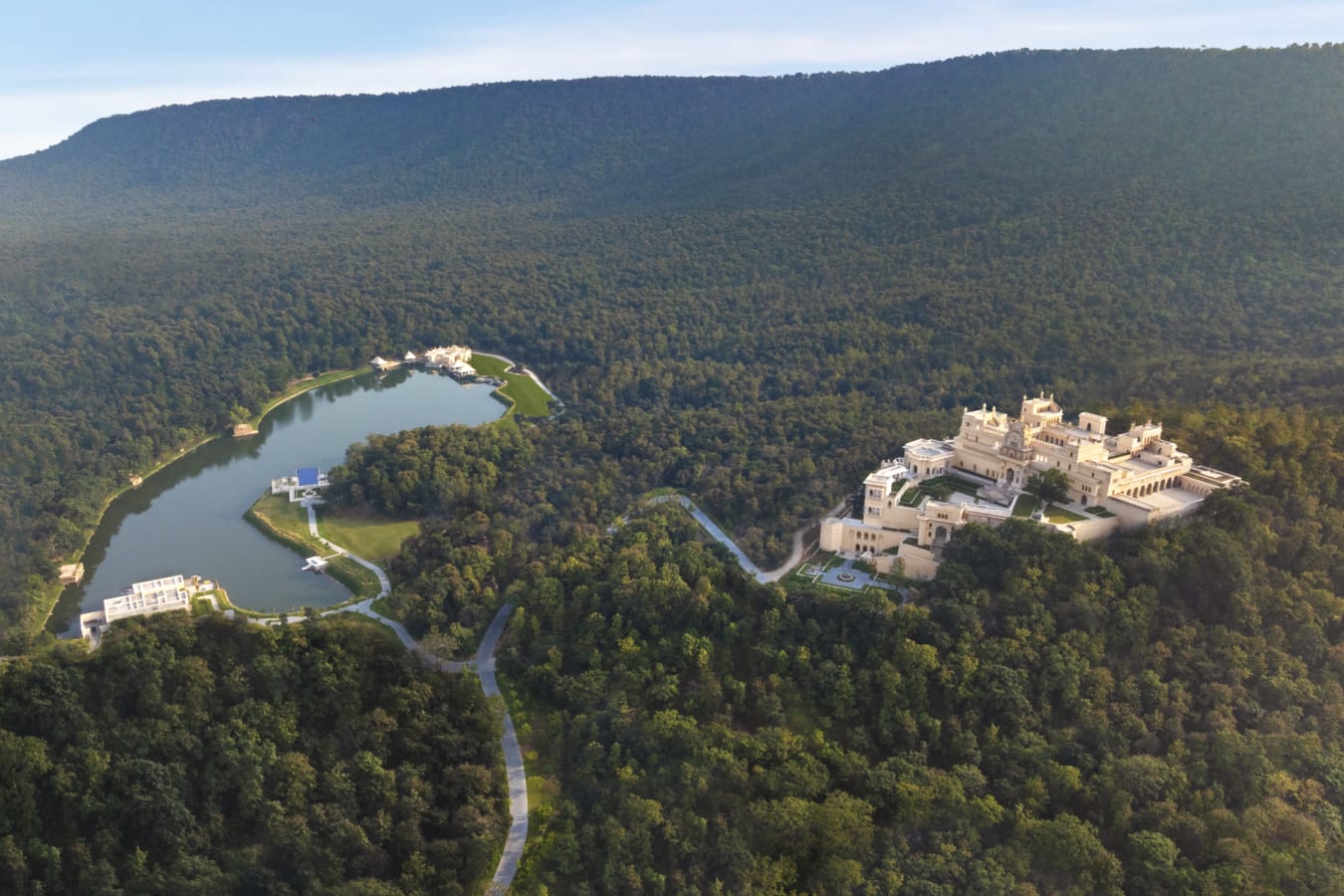 Overview - Oberoi Rajgarh  