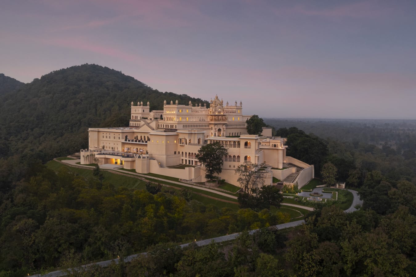 Palace View - Oberoi Rajgarh 
