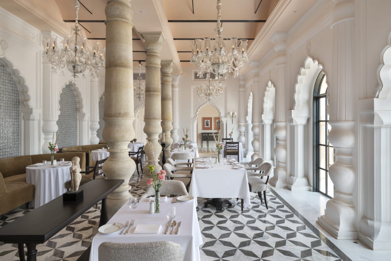 Fine Dining - Oberoi Rajgarh 