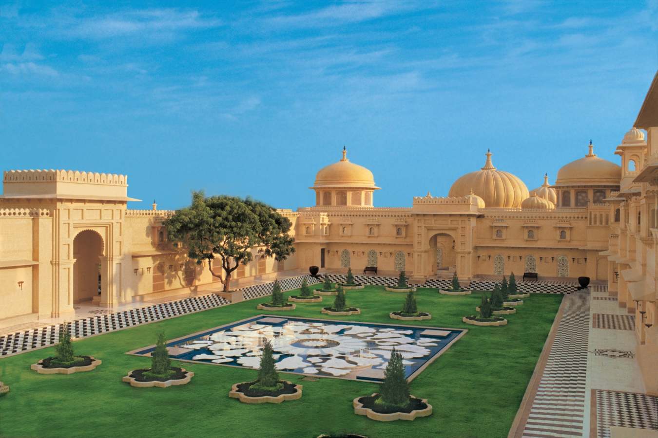 Entrance Courtyard - The Oberoi Udaivilas