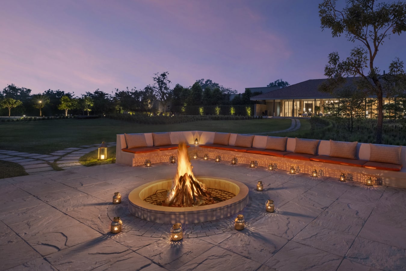 Bonfire - The Oberoi Vindhyavilas 