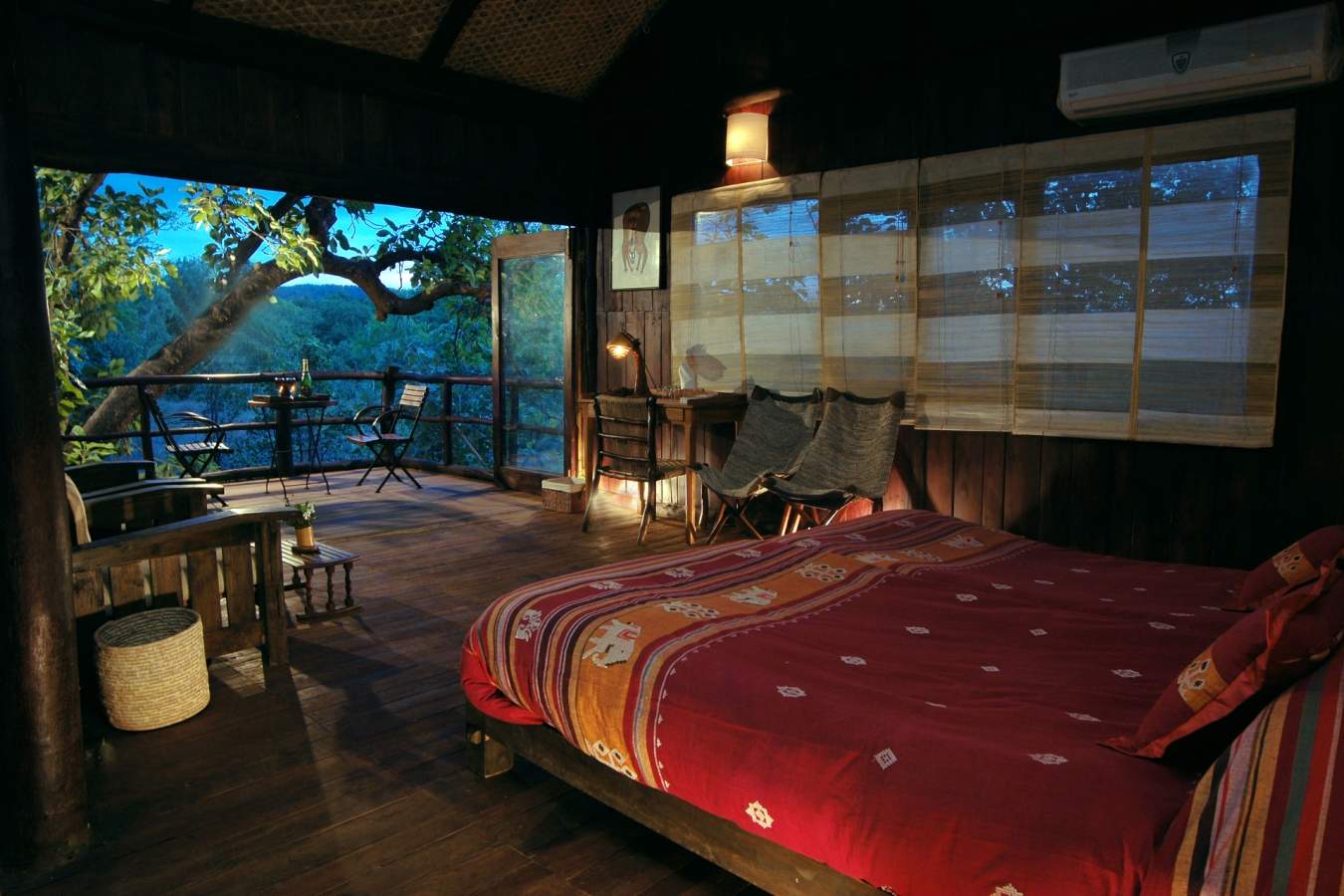 Bedroom - Treehouse Hideaway