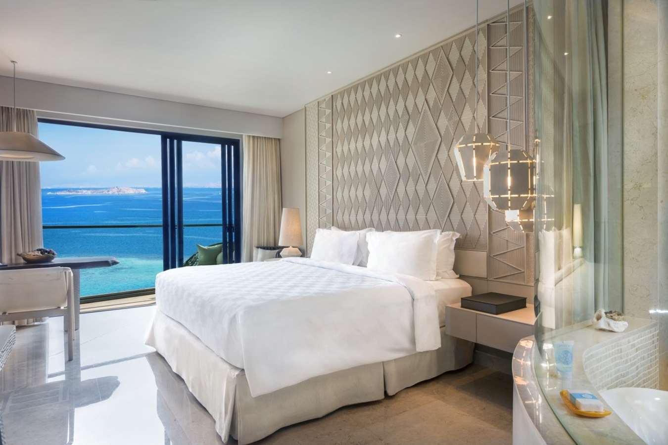 Deluxe Full Ocean View Room