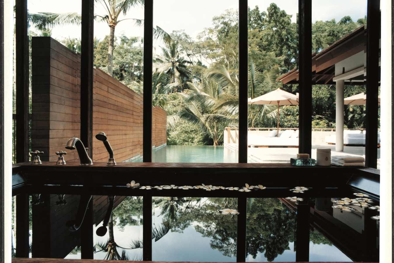 Garden Villa Bath - COMO Shambhala Estate