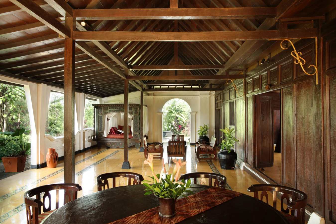 Bella Vista Pool - MesaStila