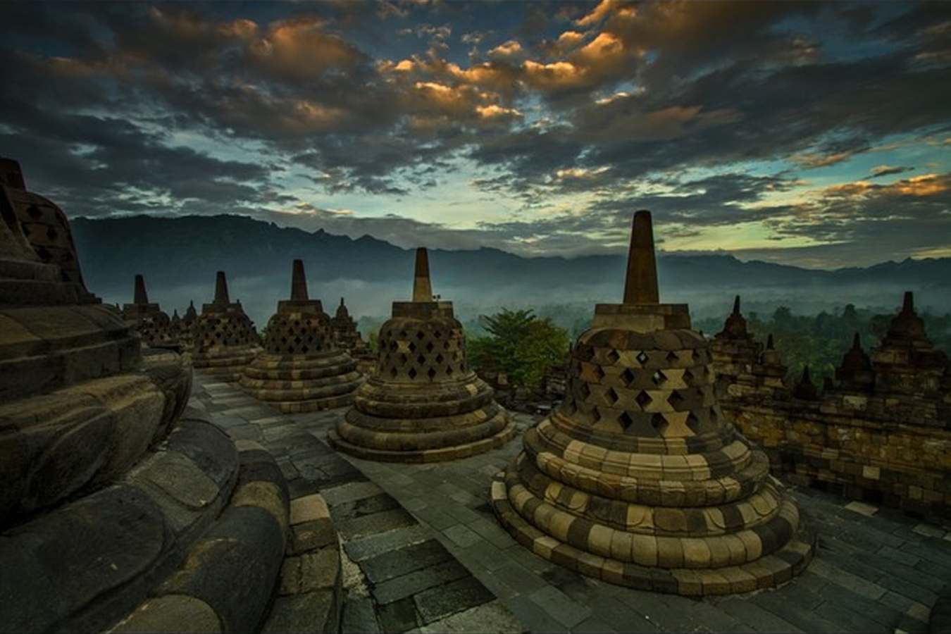 Borobudur Sunrise - MesaStila