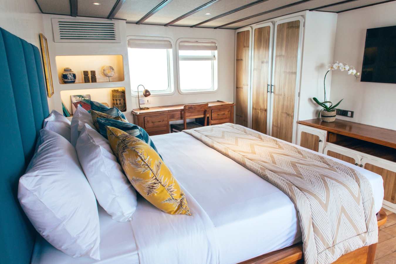 Bedroom - Rascal Luxury Yacht