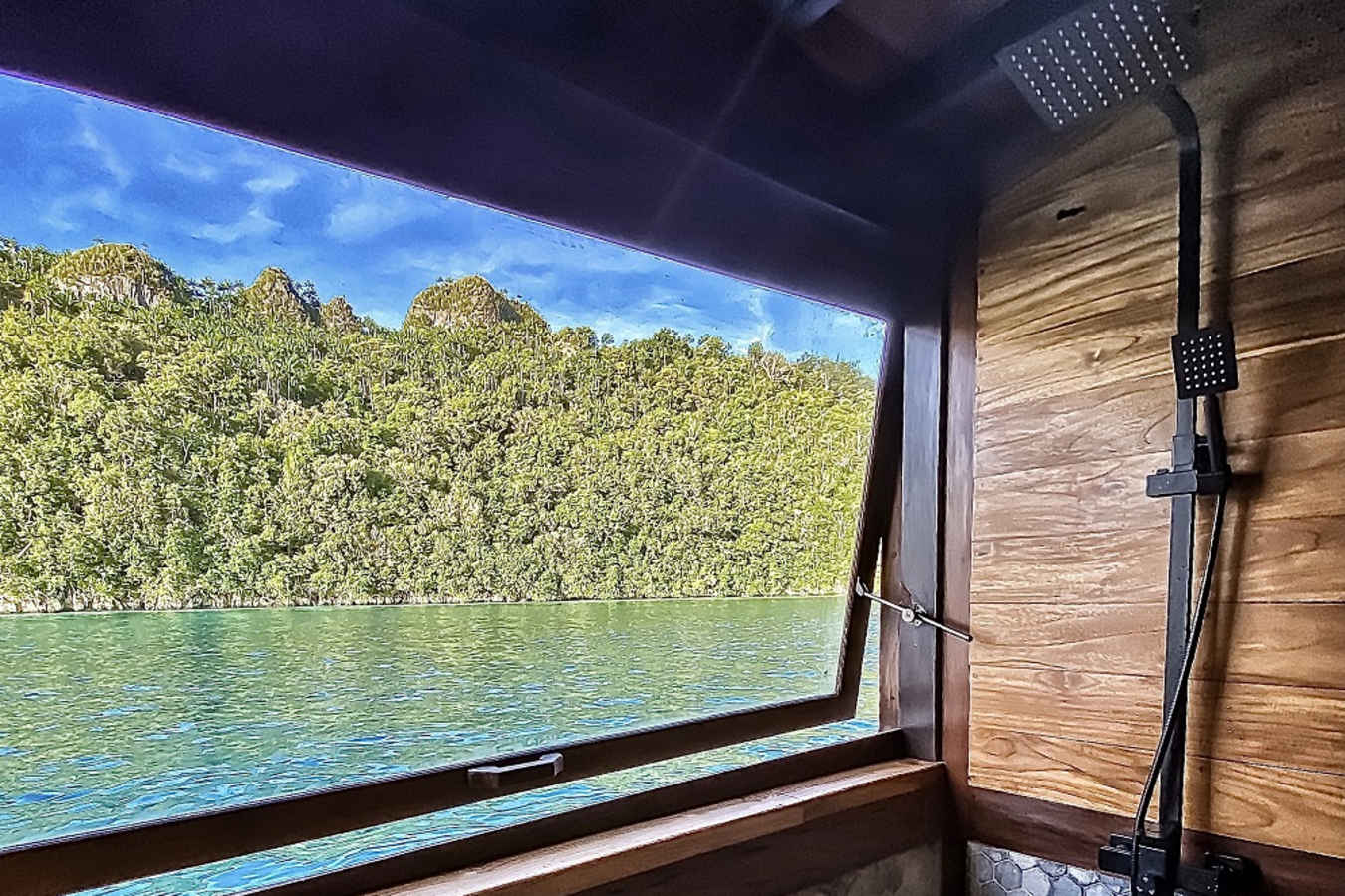 Senja Bathroom