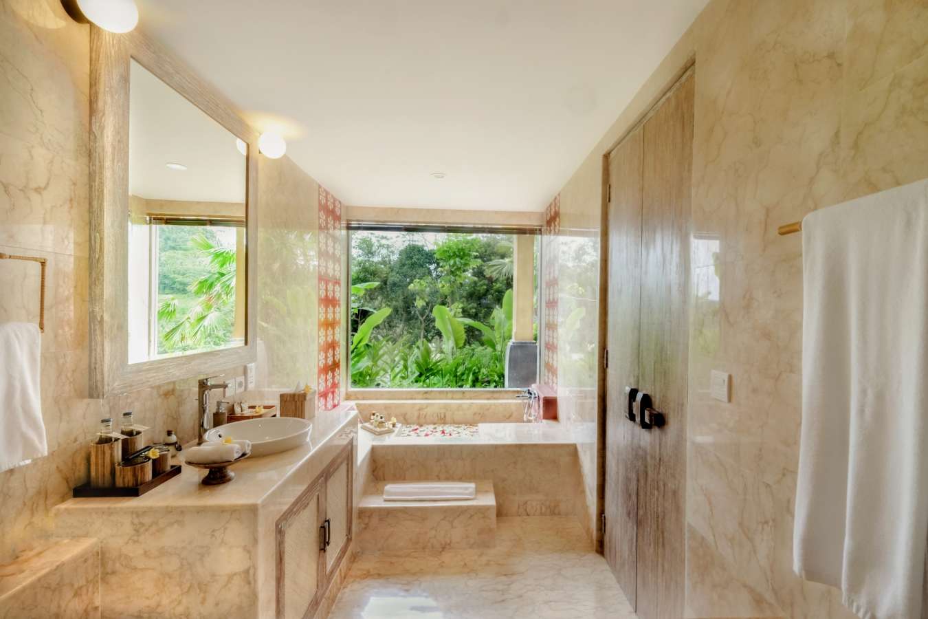 Lanai Room Bathroom - Wapa Di Ume Sidemen