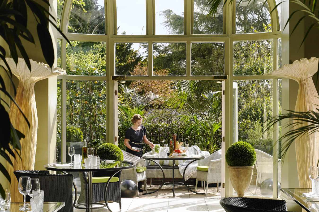 Perrotts Garden Bistro - Hayfield Manor Hotel