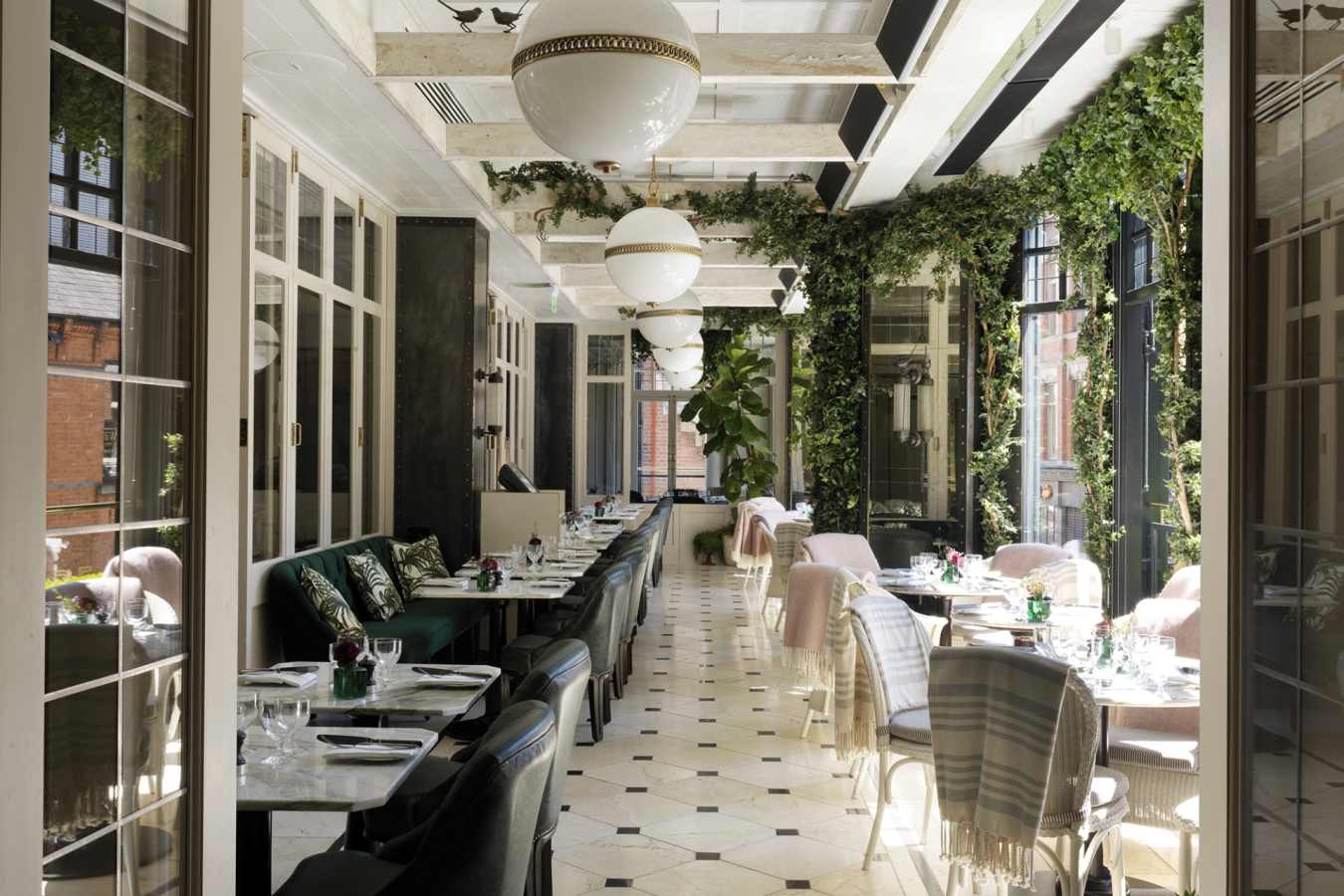 Wilde restaurant terrace - The Westbury