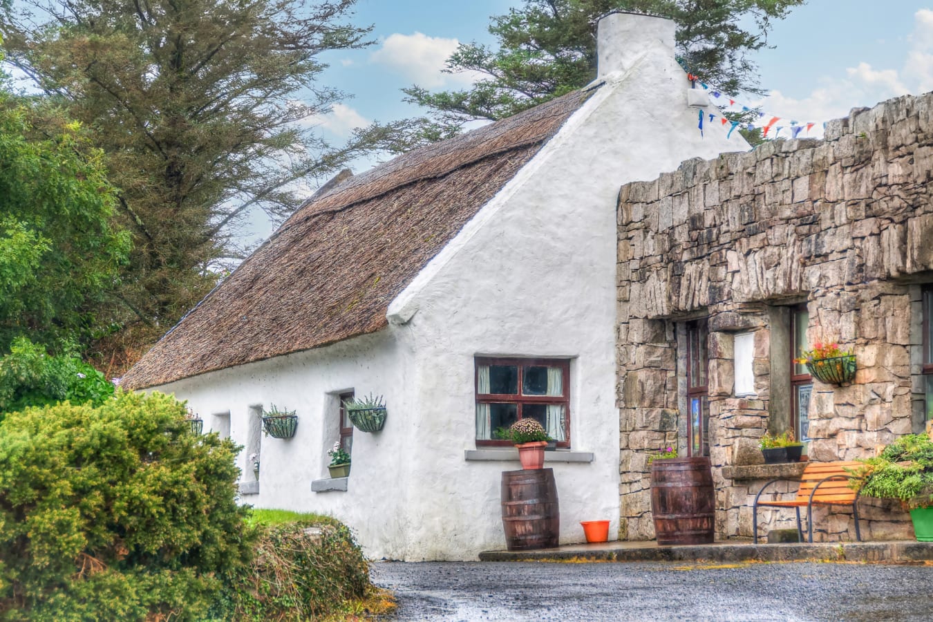 Connemarra Thatched Cottage 