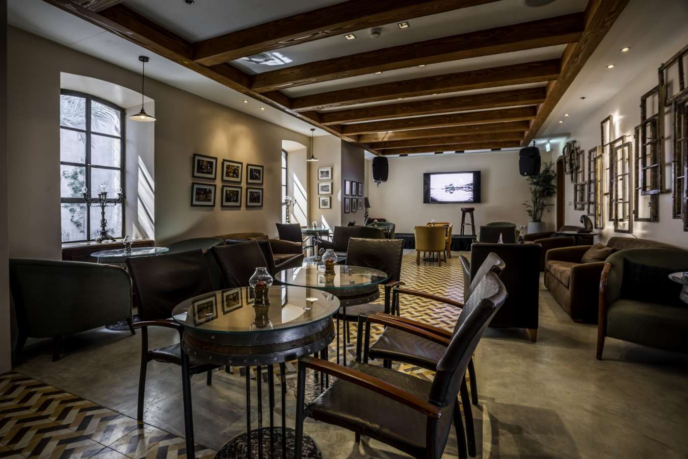 Hotel Bar