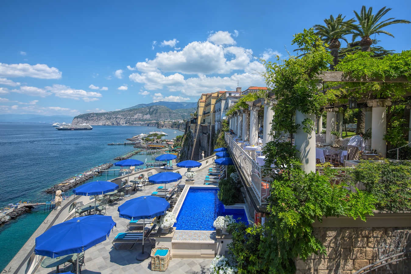 Pool terrace - Bellevue Syrene