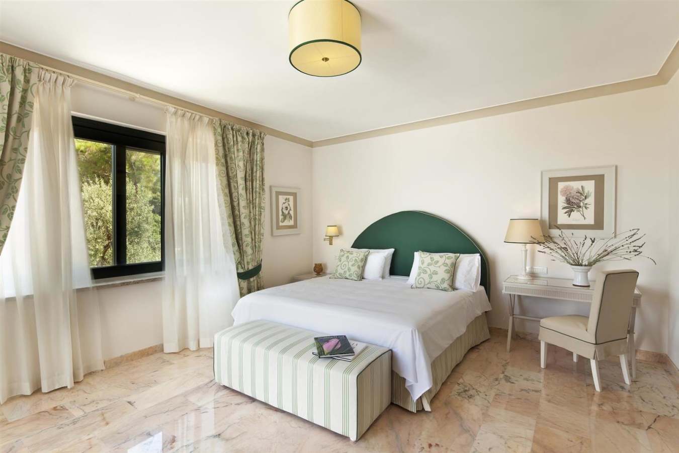 Deluxe Room - Garden and Villas Resort
