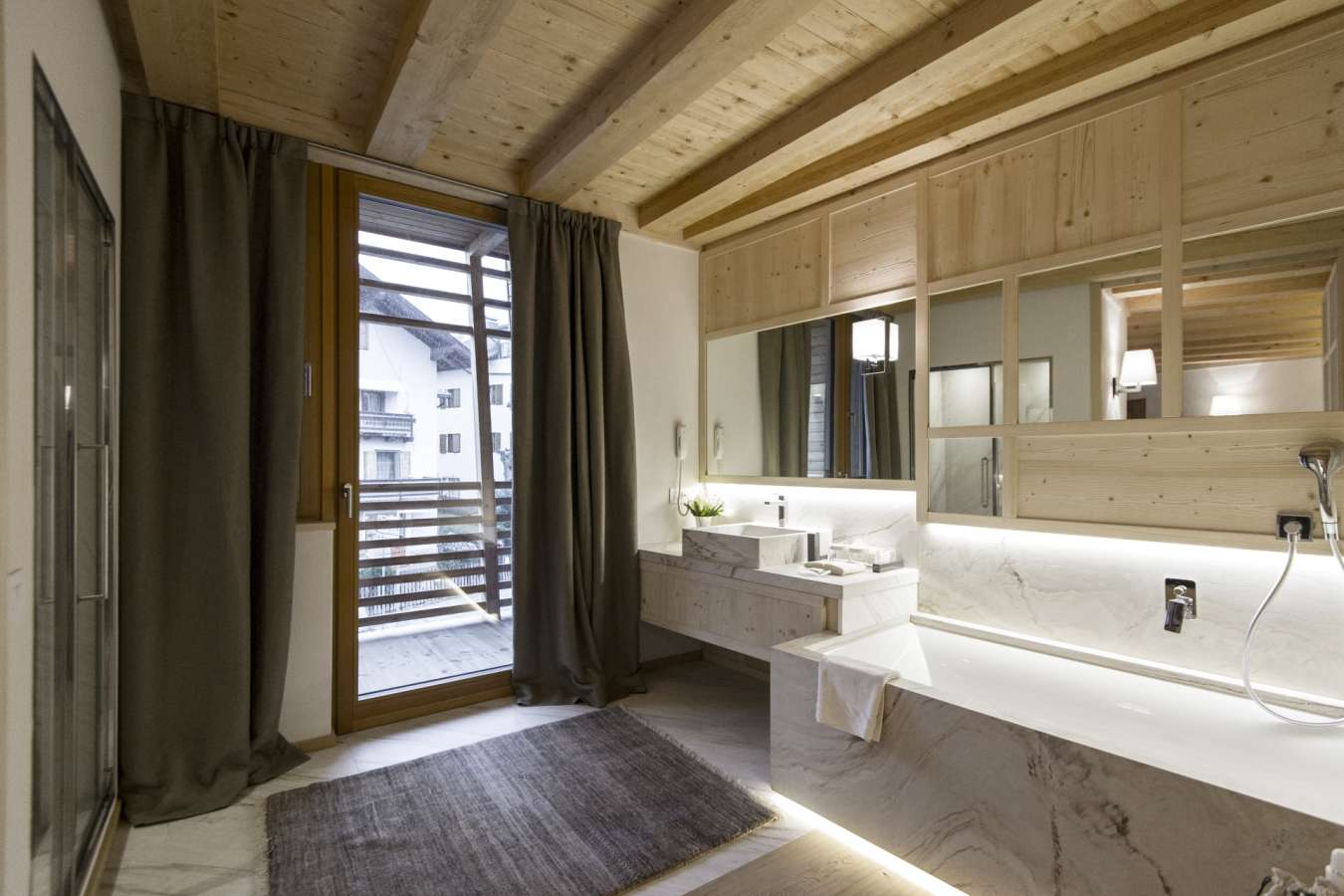 Suite Bathroom - Chalet Zeno, Rosa Alpina 