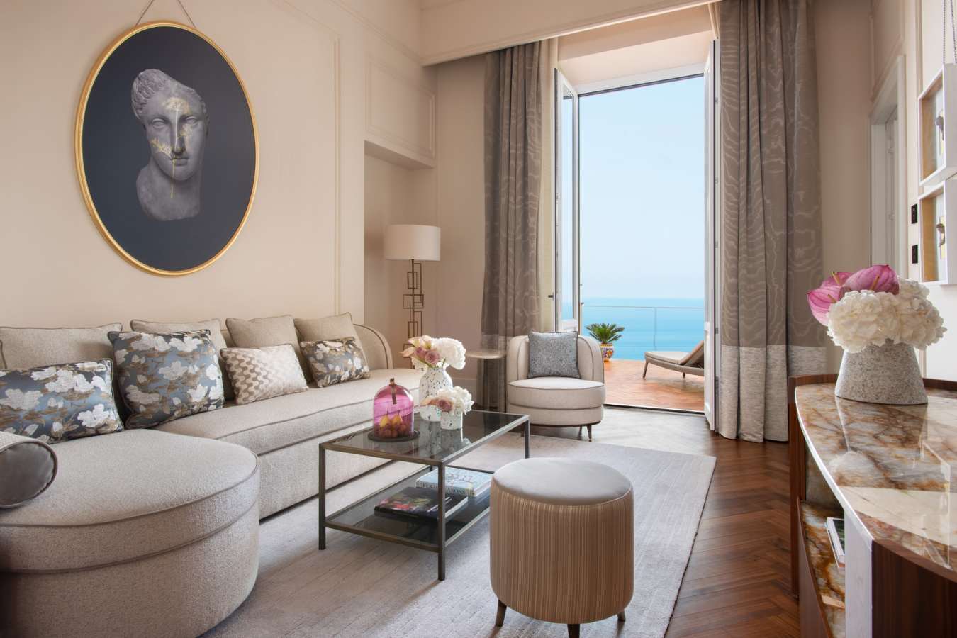 Suite Living room