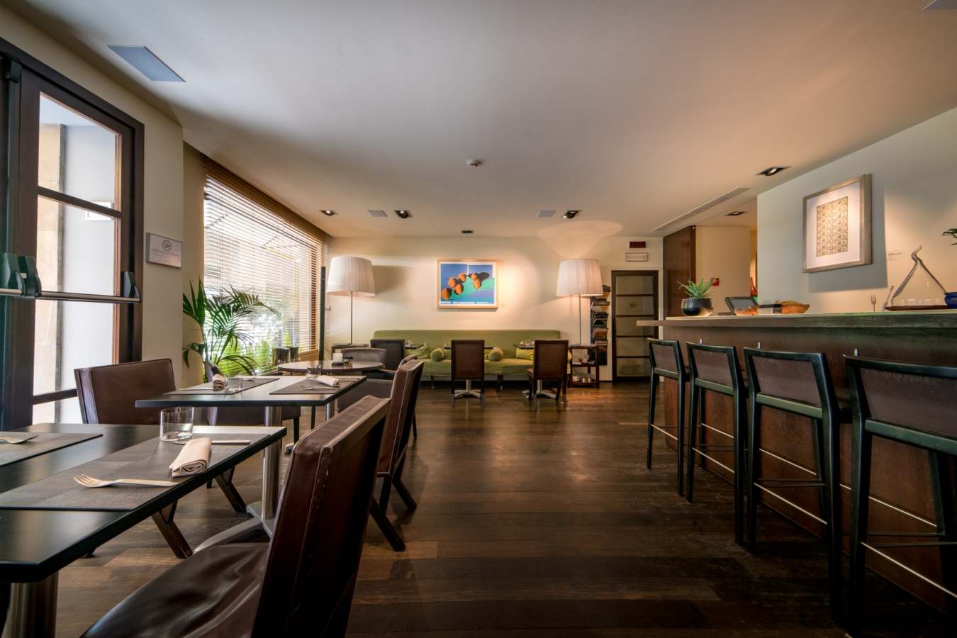 Fusion Restaurant - Gallery Hotel Art