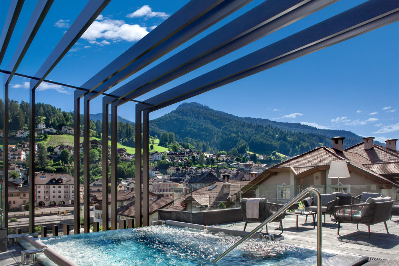 Outdoor hot tub