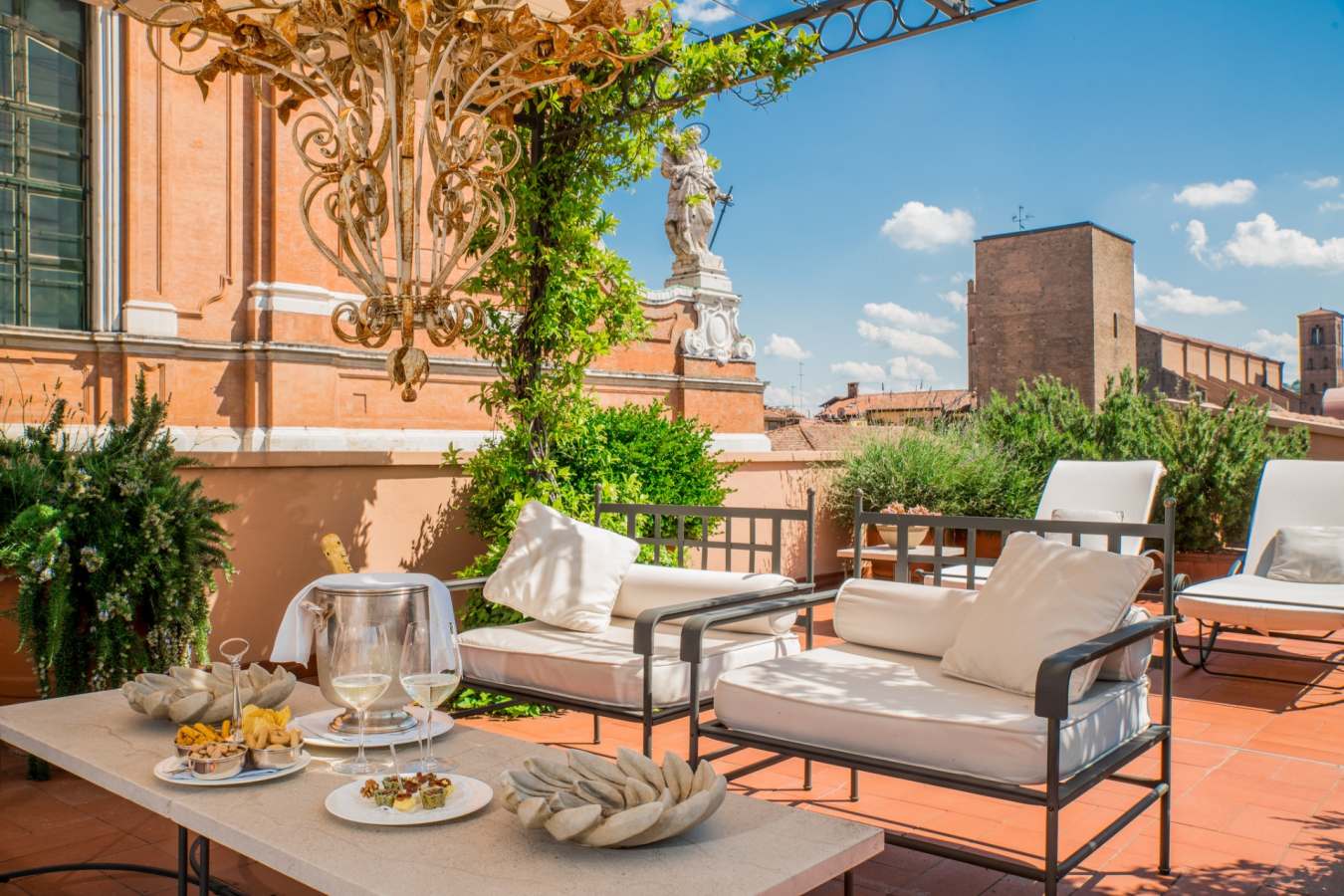 Art Deco Suite terrace