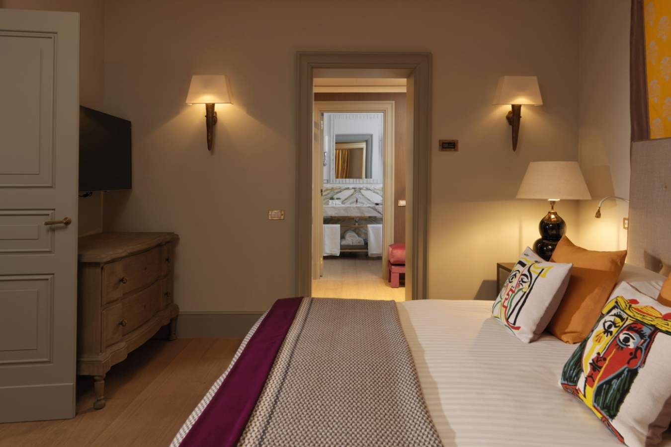 Picasso Suite bedroom - Hotel de Russie