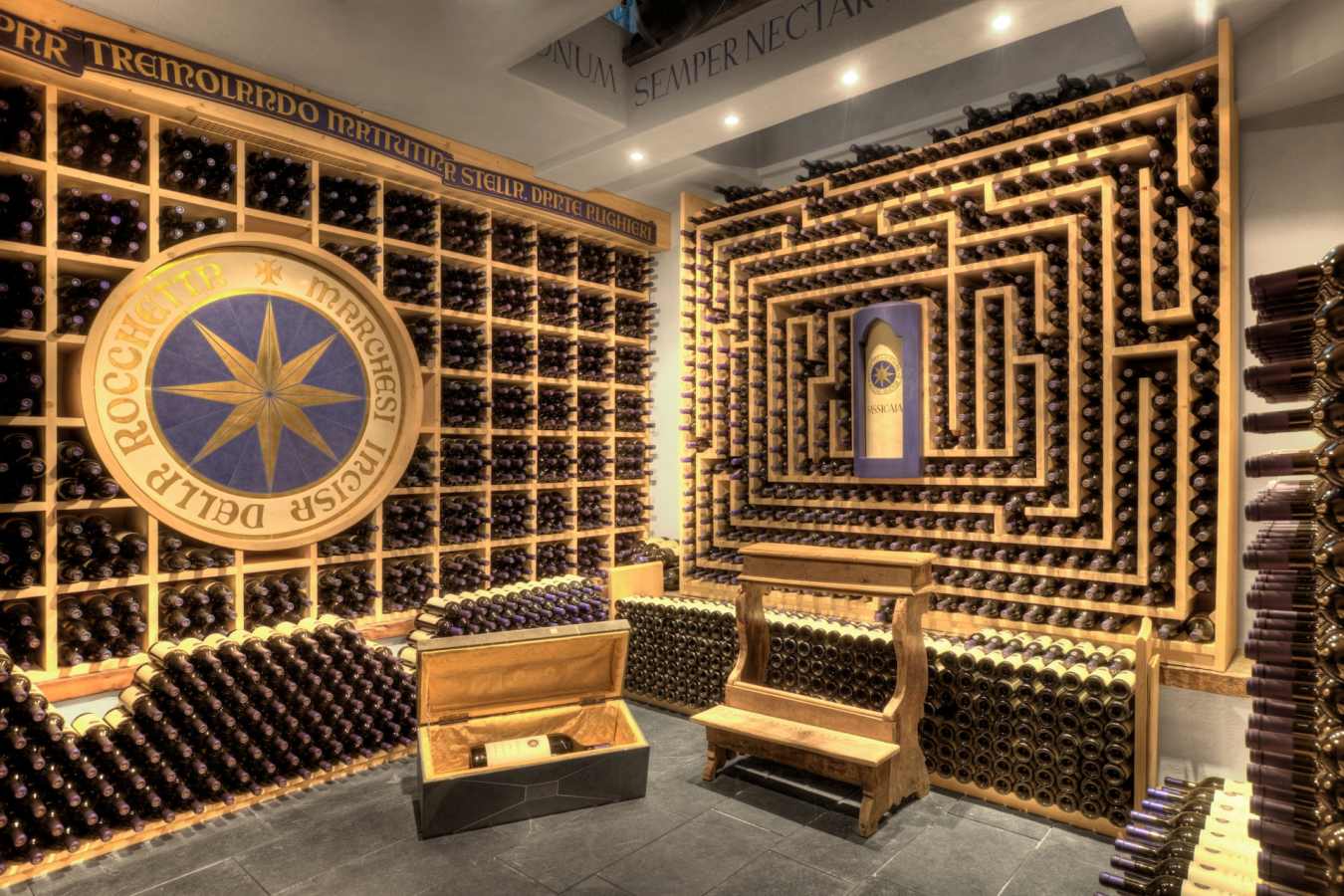 Mahatma wine cellar - Hotel La Perla