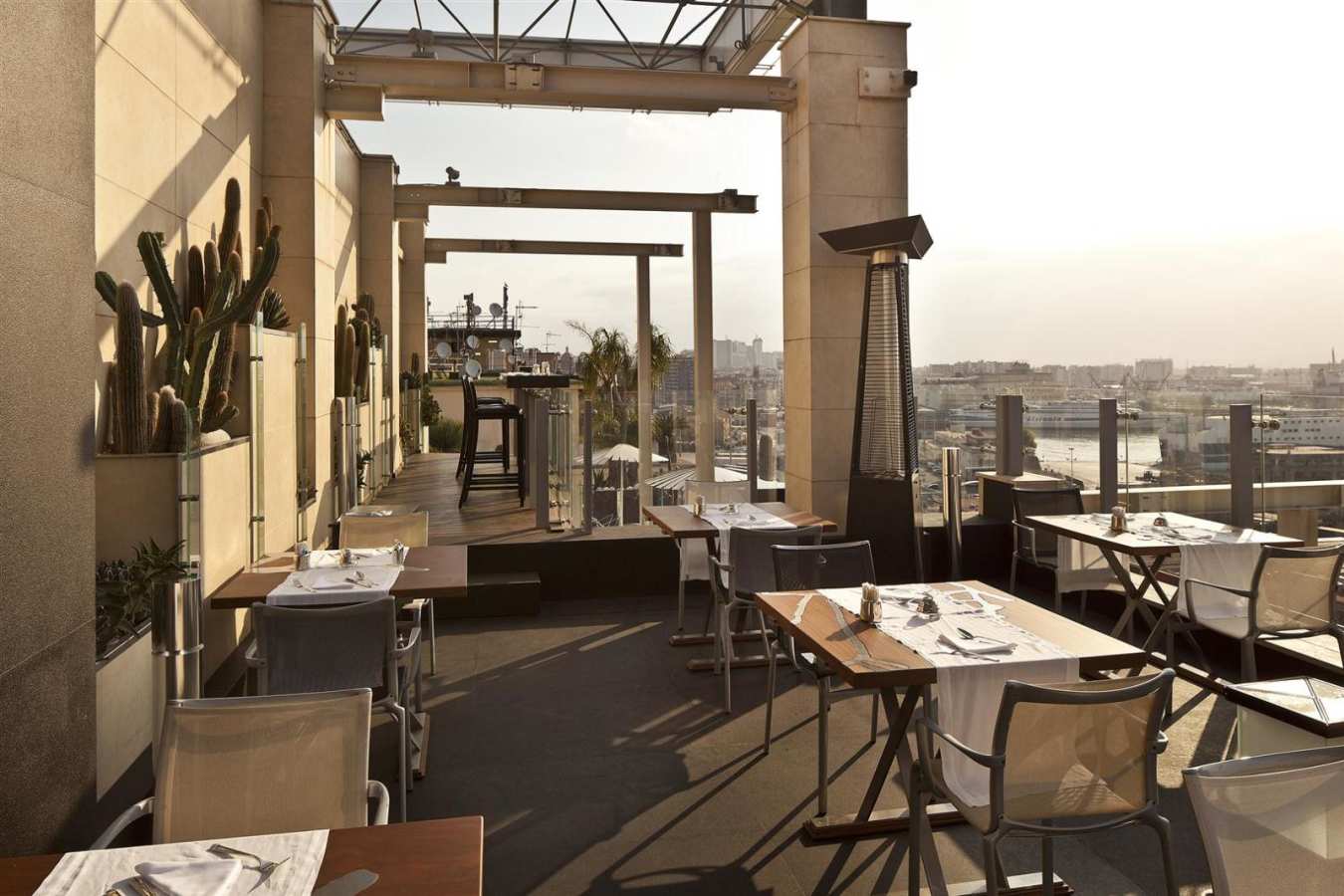 Terrace - Hotel Romeo