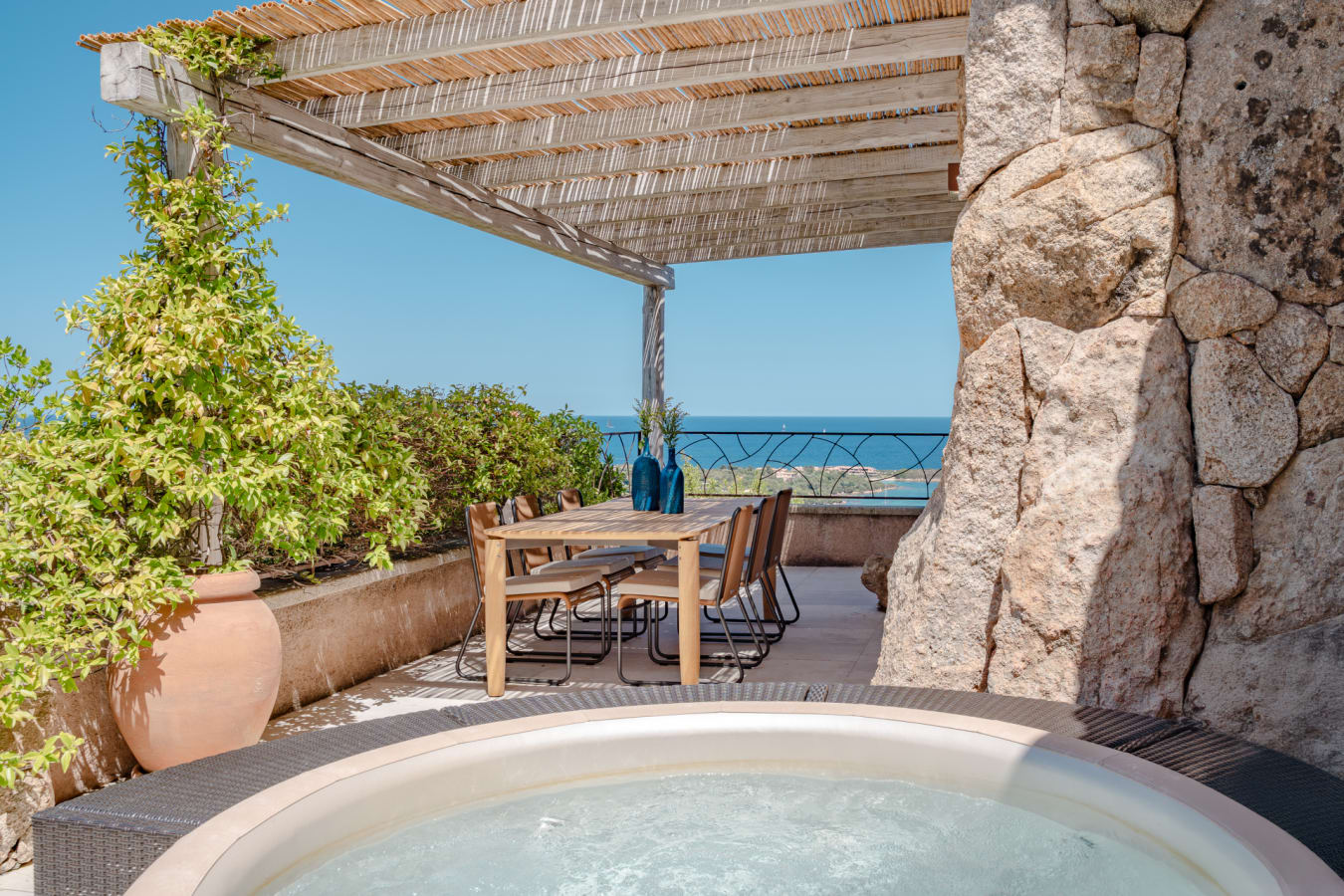 2bedroom residence with jacuzzi  