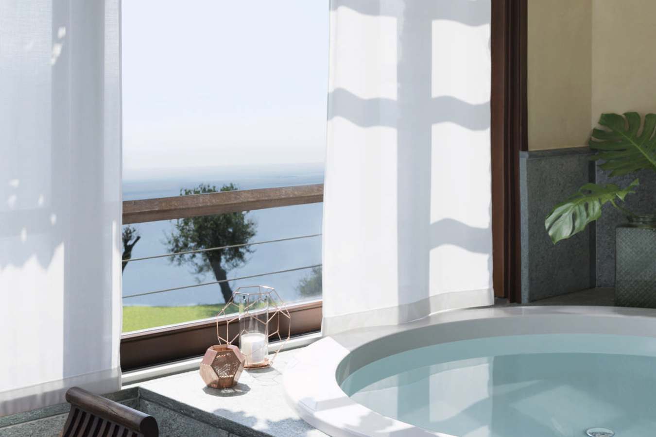 Lefay Resort  - Exclusive Suite Jacuzzi 